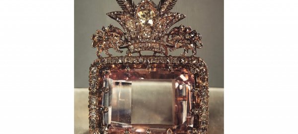 The-diamond-Daraye-Noor-sea-of-light-Treasury-of-National-Jewels